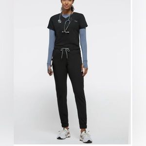 Jaanuu Scrub Set in Black XS-Small